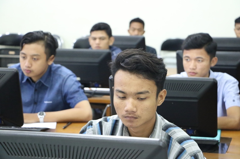 Pelaksanaan Seleksi Mandiri Mahasiswa Baru melalui Tes Berbasis Komputer Tahun Ajaran 2016/2017