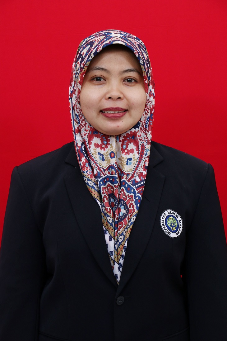 Laili Hidayati, S.Pd, M,Si